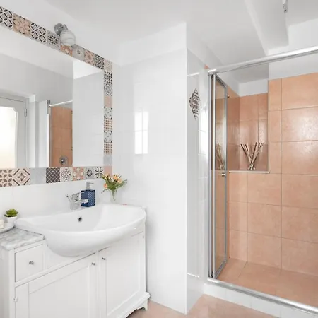 Marziale - De Vivo Realty דירה סורנטו